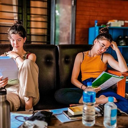 Hotel Forest Lake Backpackers' Hostel Pokhara Esterno foto