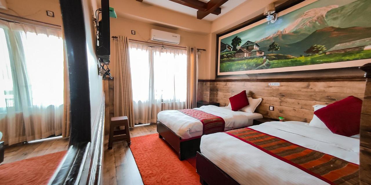 Hotel Forest Lake Backpackers' Hostel Pokhara Esterno foto