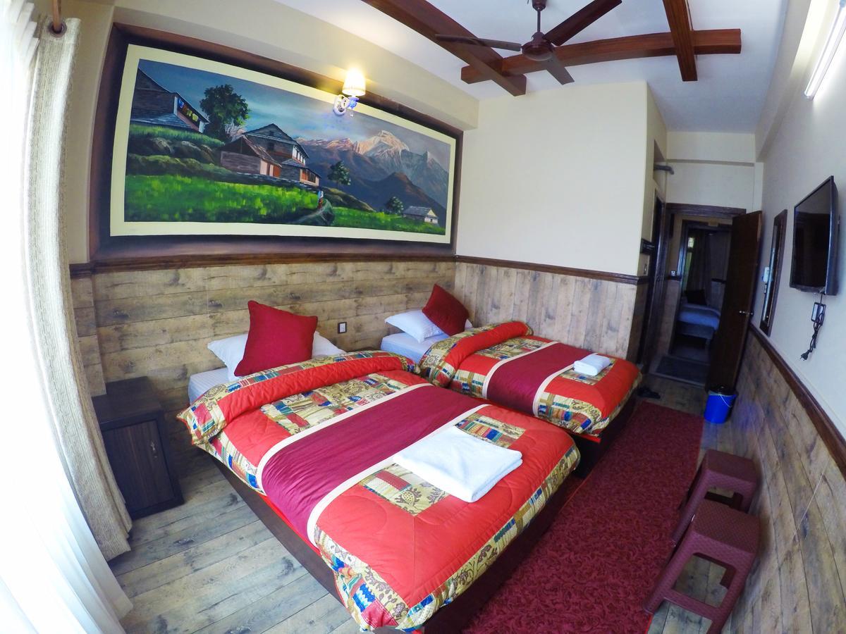 Hotel Forest Lake Backpackers' Hostel Pokhara Esterno foto