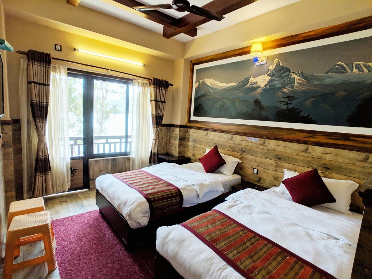 Hotel Forest Lake Backpackers' Hostel Pokhara Esterno foto