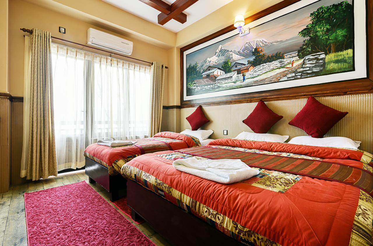 Hotel Forest Lake Backpackers' Hostel Pokhara Esterno foto