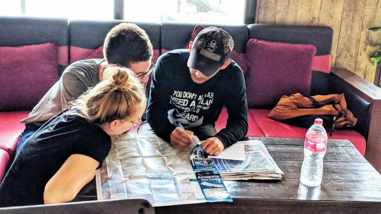 Hotel Forest Lake Backpackers' Hostel Pokhara Esterno foto